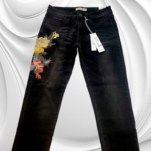 Black distressed floral embroidered jeans NWT